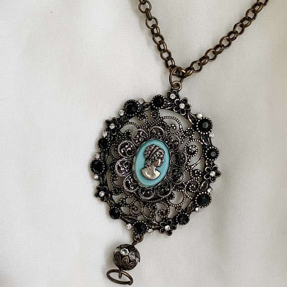 VTG Pastel Blue Cameo Medallion Necklace - Picture 1 of 10